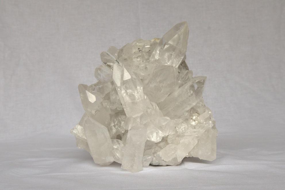 Bergkristal cluster met kristalpunten, Meesterpunten