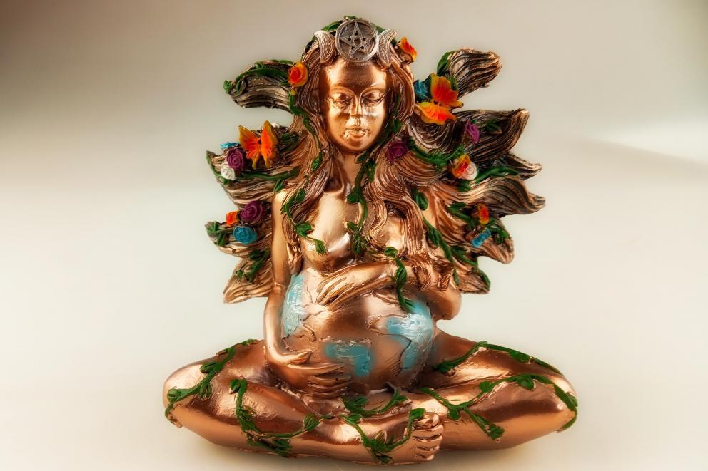 Gaia - Gouden Moeder Aarde beeldje