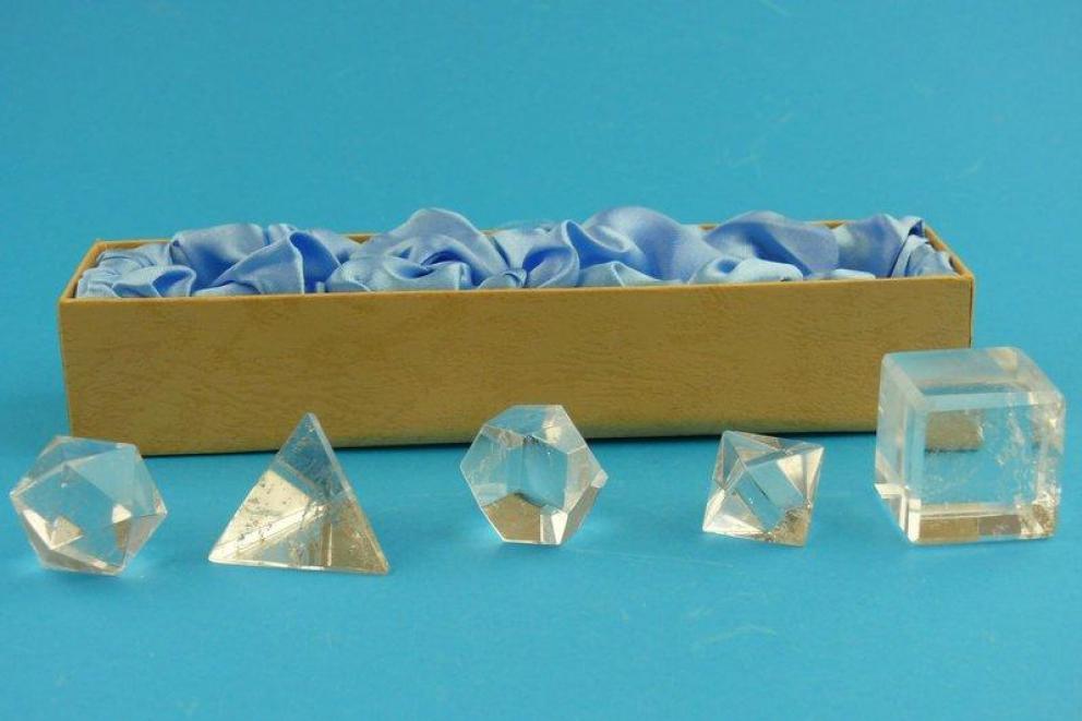 Bergkristal, edelstenen - de 5 geometrische vormen of platonische lichamen